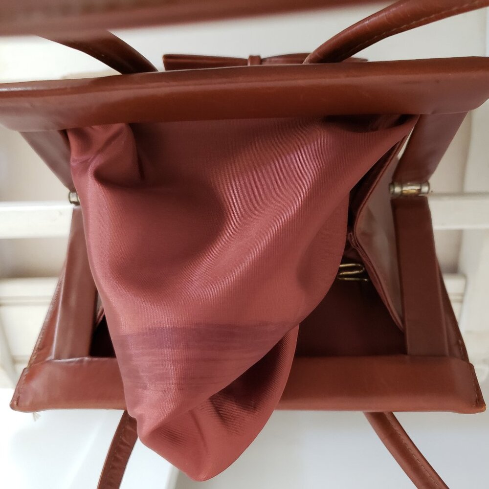 EUC petite stylish leather & vintage style handbag tan with bow - lined - Picture 4 of 9